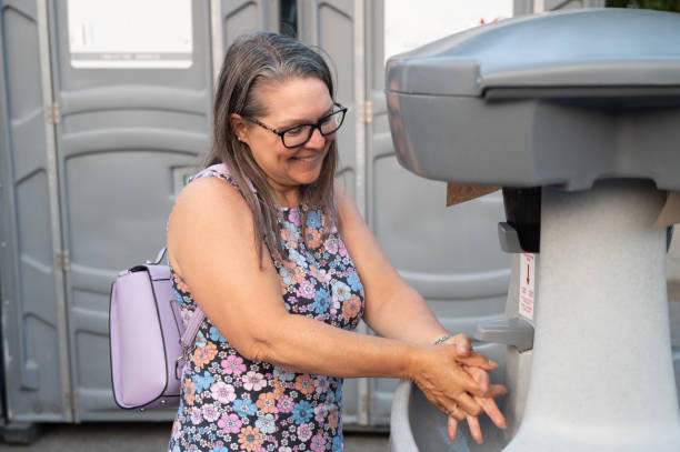 Best Luxury portable toilet rental  in Fort Defiance, AZ